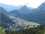 Terza Piccola (2334 m) nad dolino se lepo vidi najina včerajšnja gora